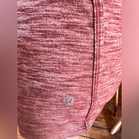Lululemon tank with twisted Back Sz 6 Modern Casual Workout Hethered Burgundy - Picture 4 of 5